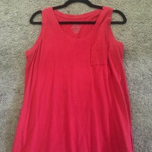 Red tshirt no sleeves